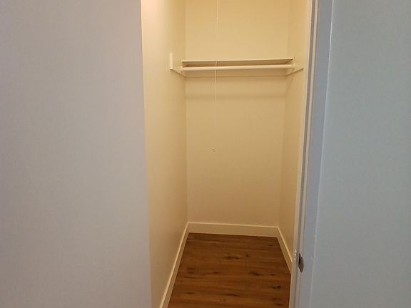 4th image of 542 1/4 S Hobart Blvd #A