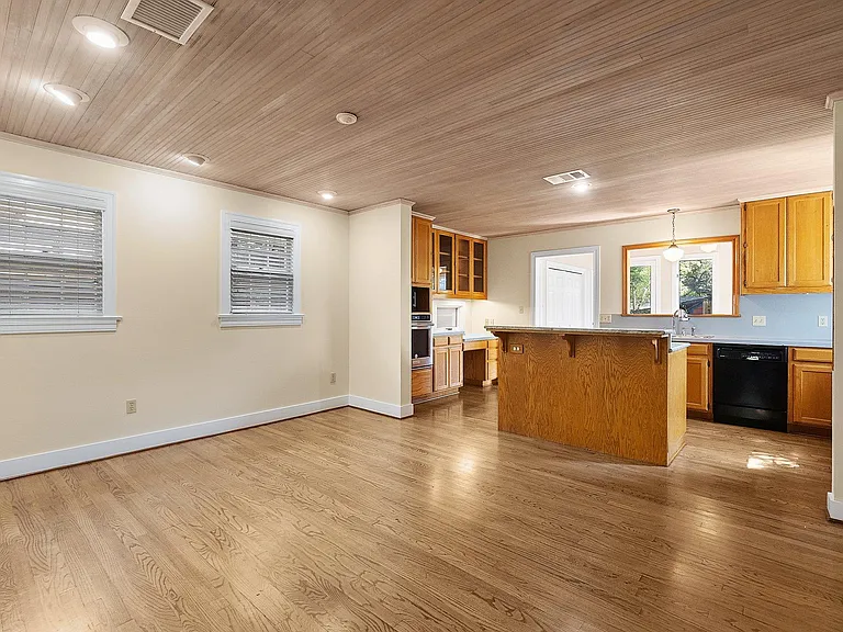 1700 Virginia Ave — Photo 6
