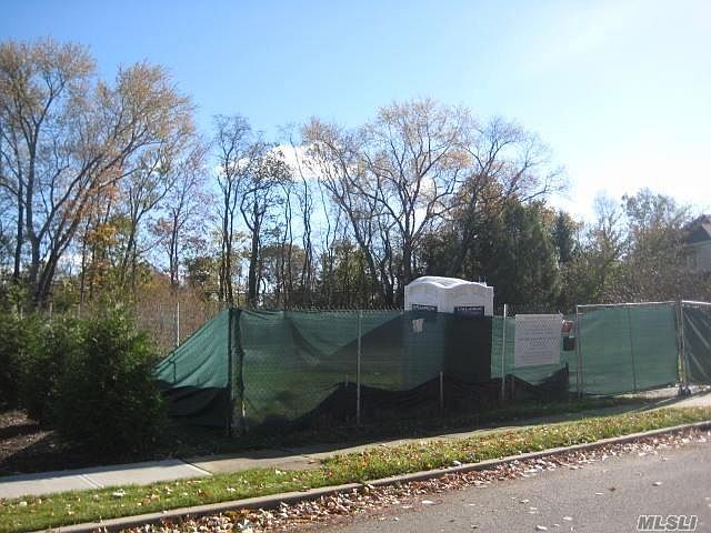 2nd image of 30 Barnyard Ln