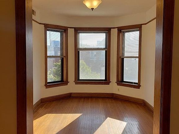 3rd image of 2200 N Sacramento Ave