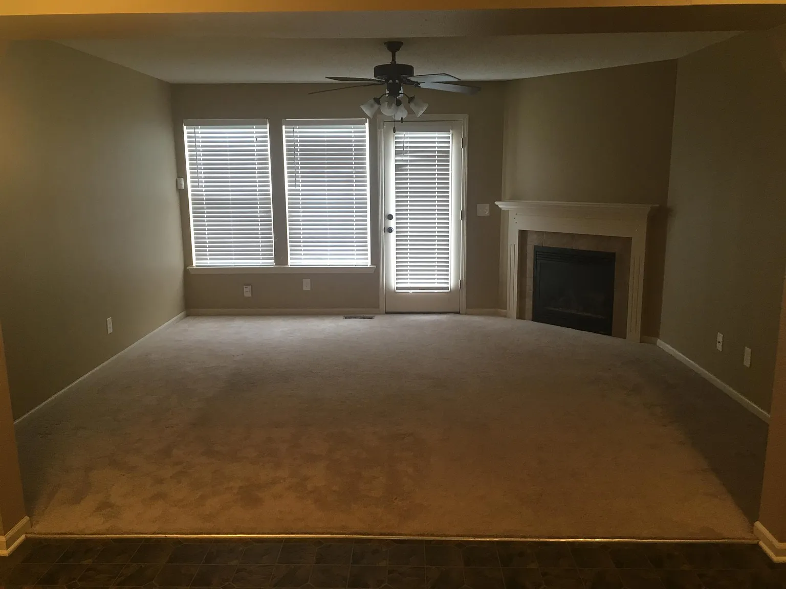 9867 N Lewis Ave — Photo 3