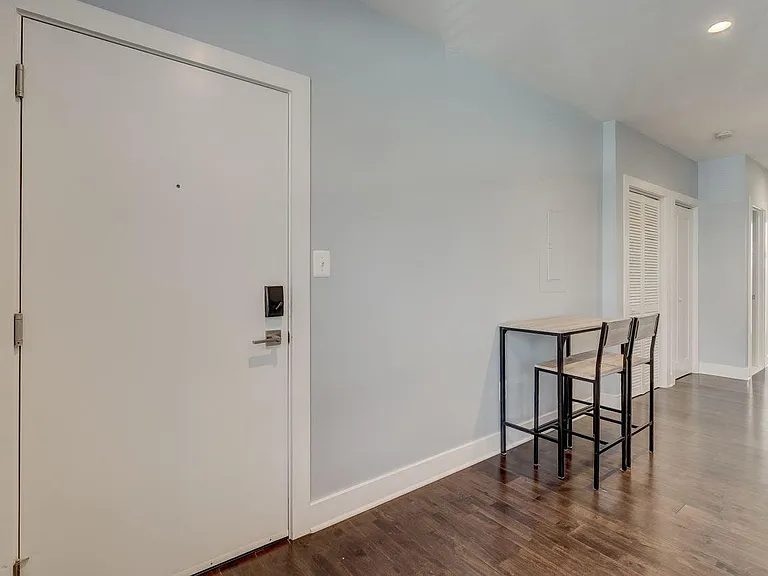 2-1605 F St NE #2 — Photo 3