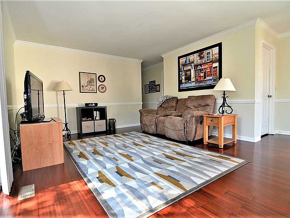 3rd image of 1687 Village Ln