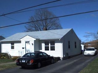 21 Bel Air Dr, Providence, RI 02909