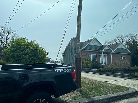 4th image of 208 Virginia Dr