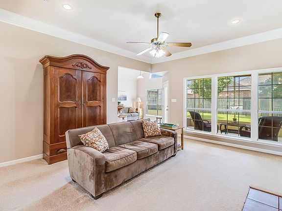 5th image of 104 Hershey Ct