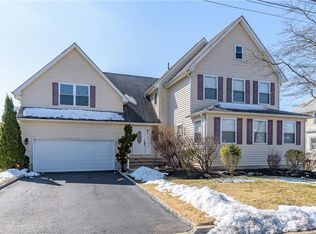 1135 Knopf St, Manville, NJ 08835
