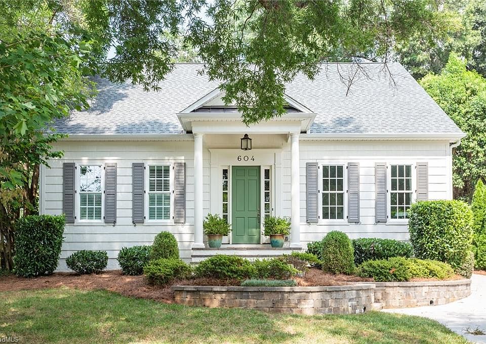 1st image of 604 Myers Ln