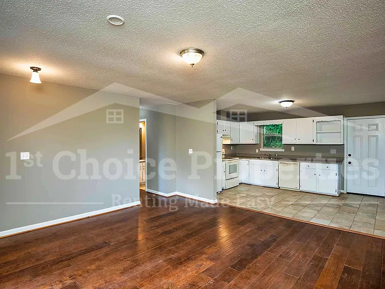 7823 Happy Hollow Rd #1 — Photo 6