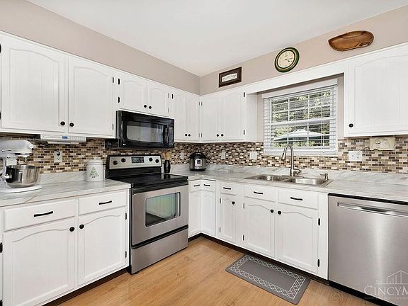5th image of 1734 Doresa Pl