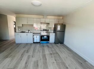 6606 Main St #3, Vancouver, BC V5X3H2