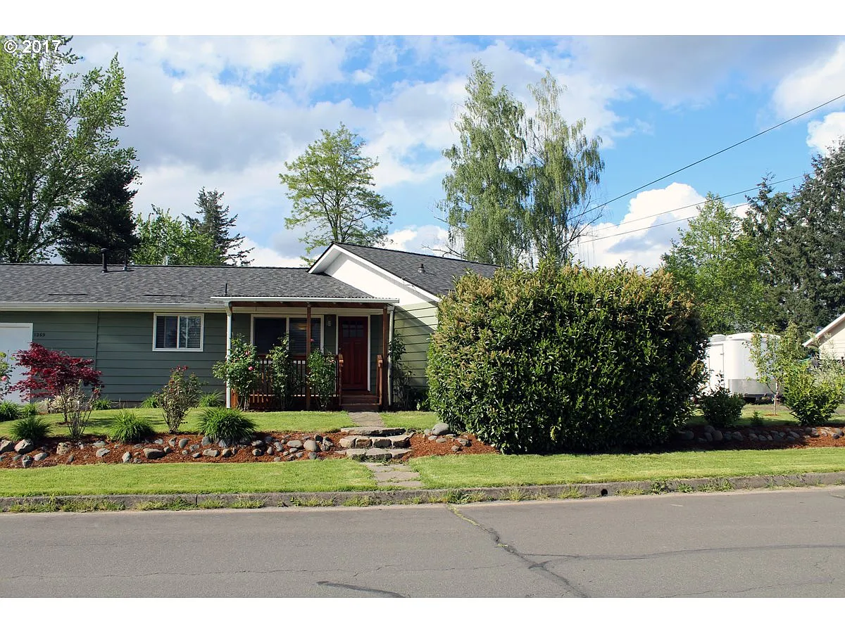 1269 NE Kennedy Ln photo 1