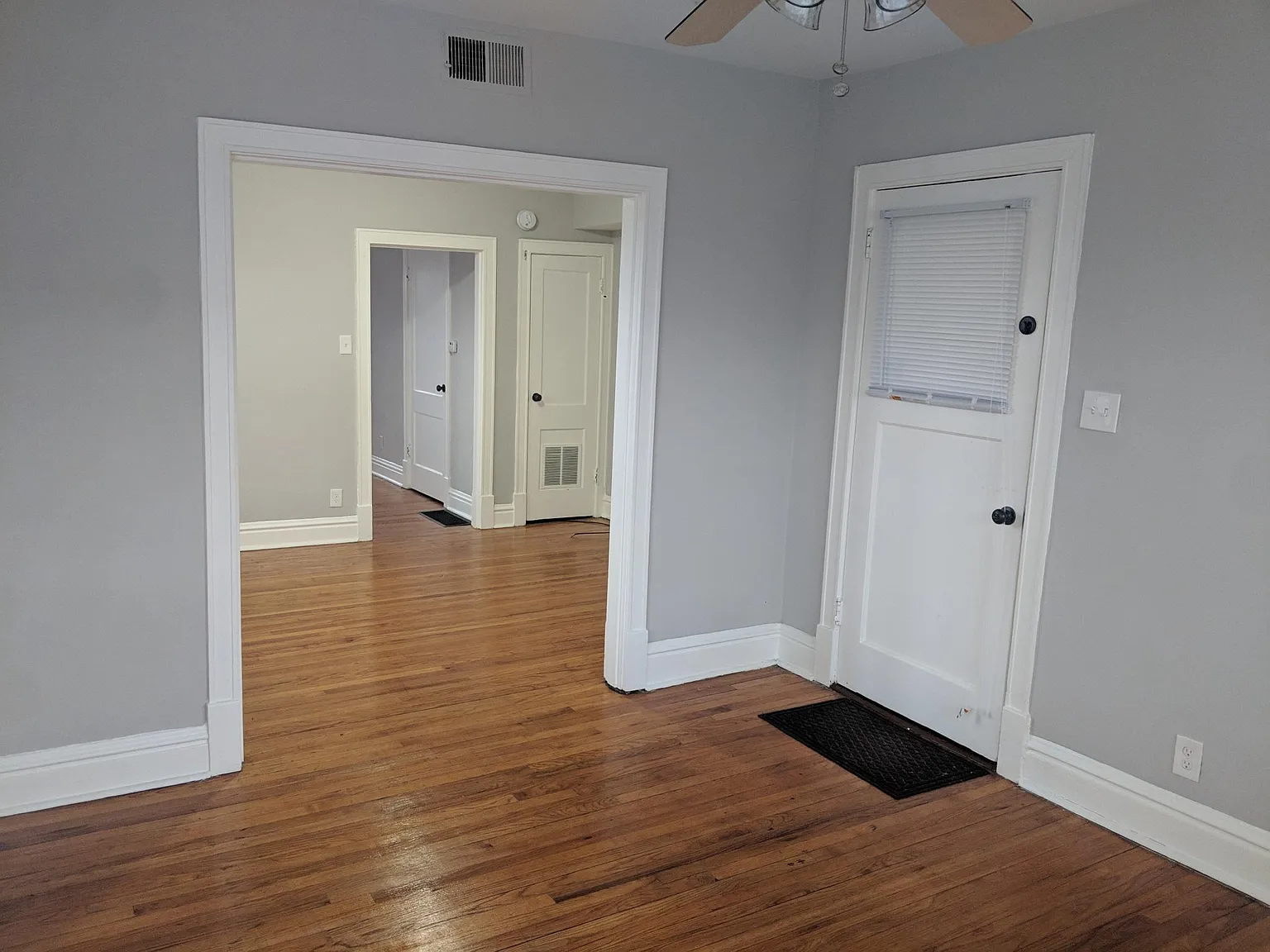 1 bed, 1000 sqft, $875 — Photo 2