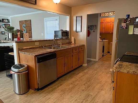 5th image of 309 W Lincoln Cir