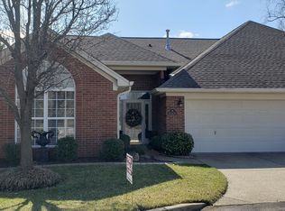10400 Dove Chase Cir, Louisville, KY 40299