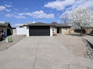 4605 Periwinkle Ct NW, Albuquerque, NM 87120