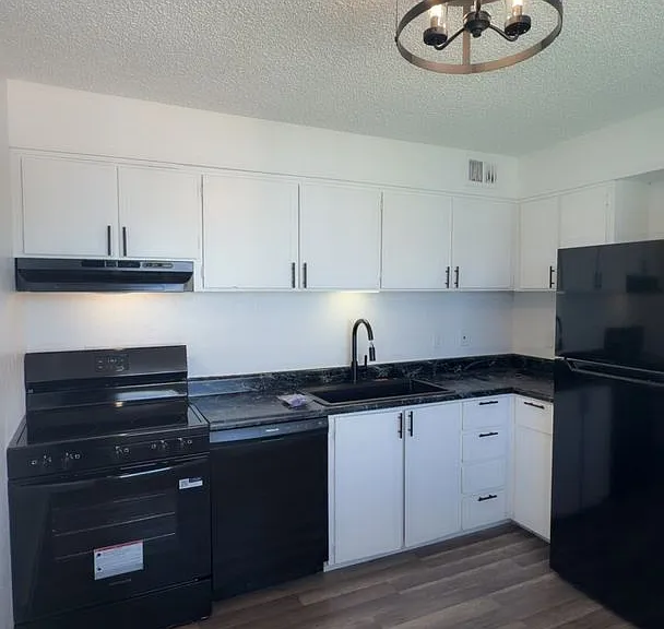 Park West Apartments — Photo 54