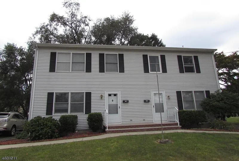 2 bed, 2.5 bath, $2,500 — Photo 1
