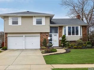 2772 Rosebud Ave, Merrick, NY 11566