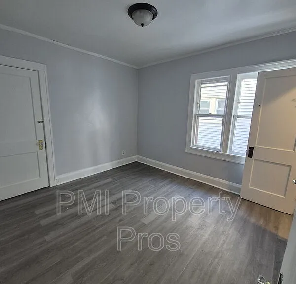 2517 W Hadley St — Photo 14