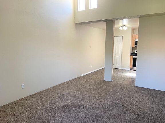 3rd image of 1036 Baywood Dr APT C
