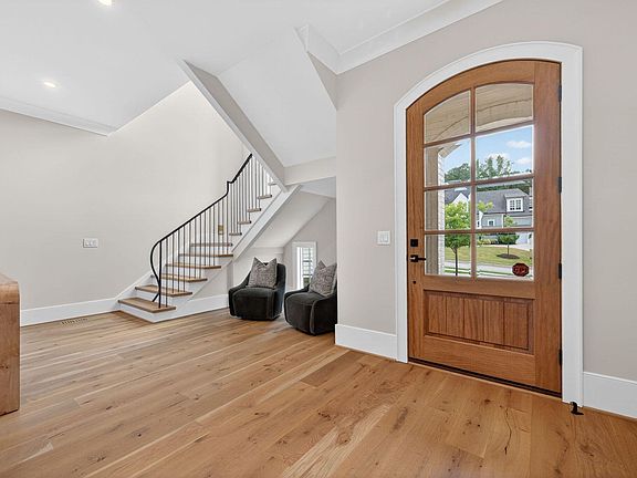 3rd image of 824 Journeys Rest Ln