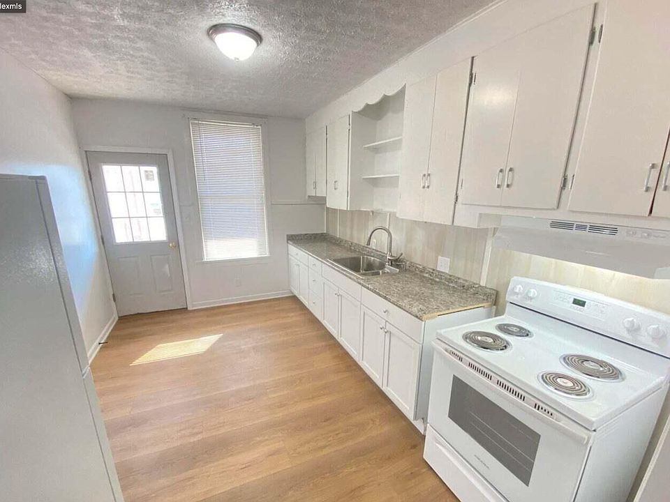 1st image of 125 N Detroit St #3