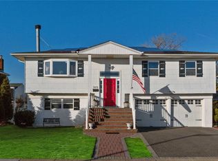 929 Marginal Rd, Lido Beach, NY 11561