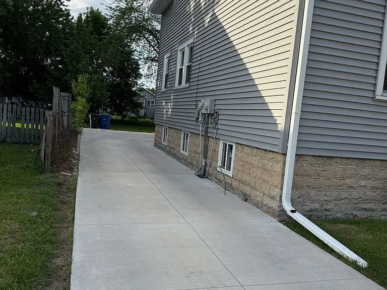 648 W 10th Ave — Photo 7