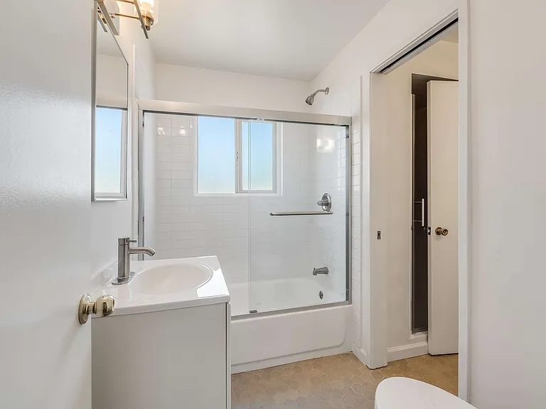 2723 Ashby Pl #D — Photo 25