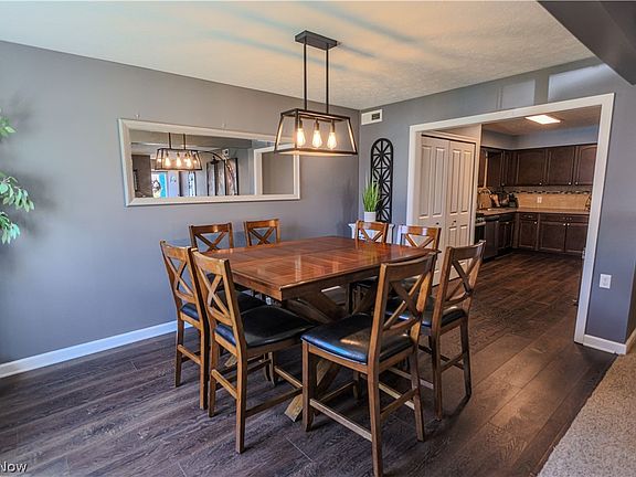 5th image of 9040 Portage Pointe Dr APT B