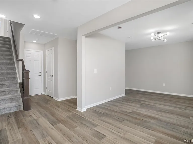 43173 Atwood Ave — Photo 7