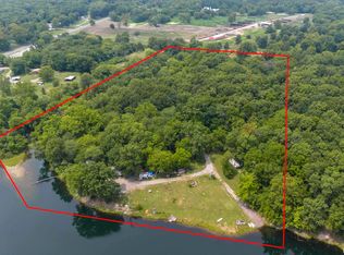 200 Chamness Rd, Elkville, IL 62932