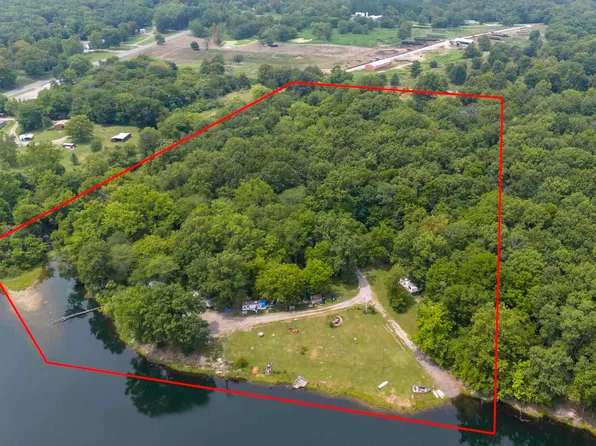 200 Chamness Rd, Elkville, IL 62932