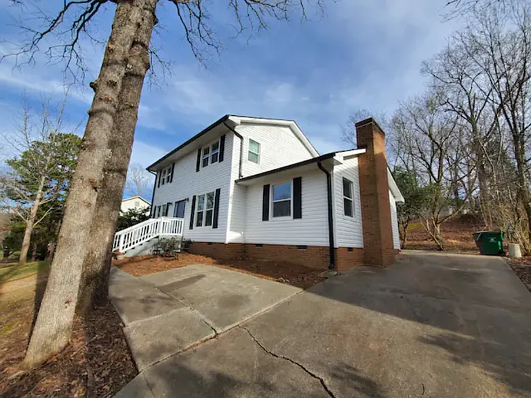 328 Kelford Ln — Photo 4
