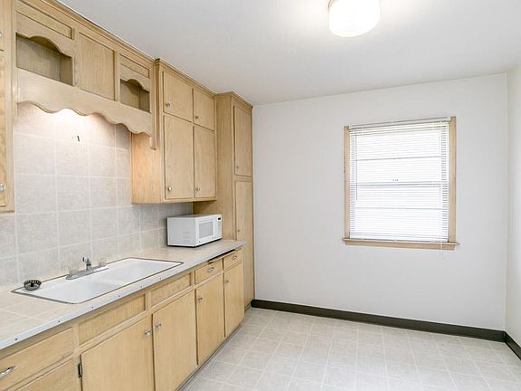 2nd image of 1340 B St