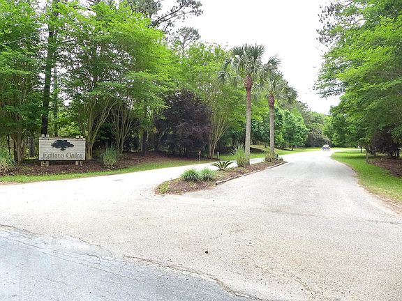 3rd image of 154 Oakwood Ln