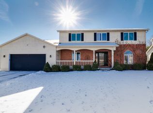 24 Harbor Pointe Cir, Bloomington, IL