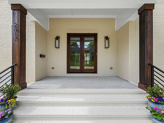 3rd image of 2817 Claremont Rd