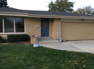 5369 Lakeside Dr, Greendale, WI 53129