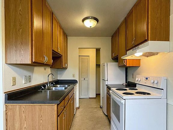 2nd image of 400 6th Ave SE APT 26
