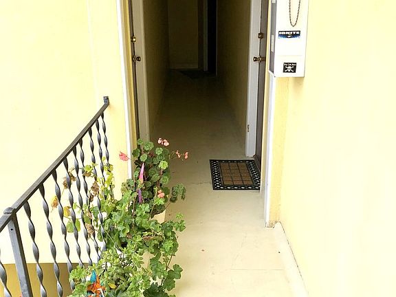 3rd image of 2008 Carnegie Ln APT E