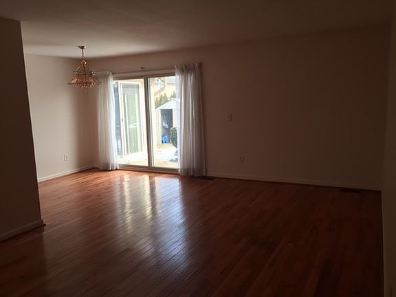 5th image of 6356 Courtland Dr