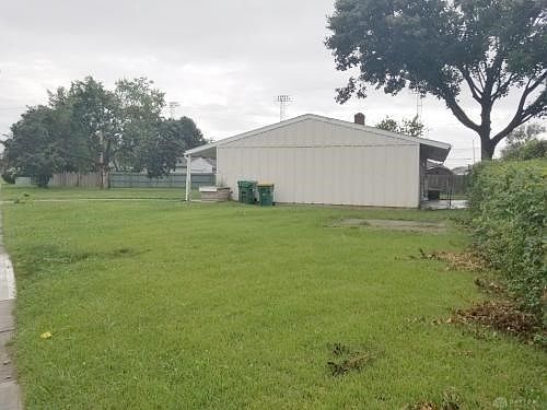5th image of 681 E Dayton Dr