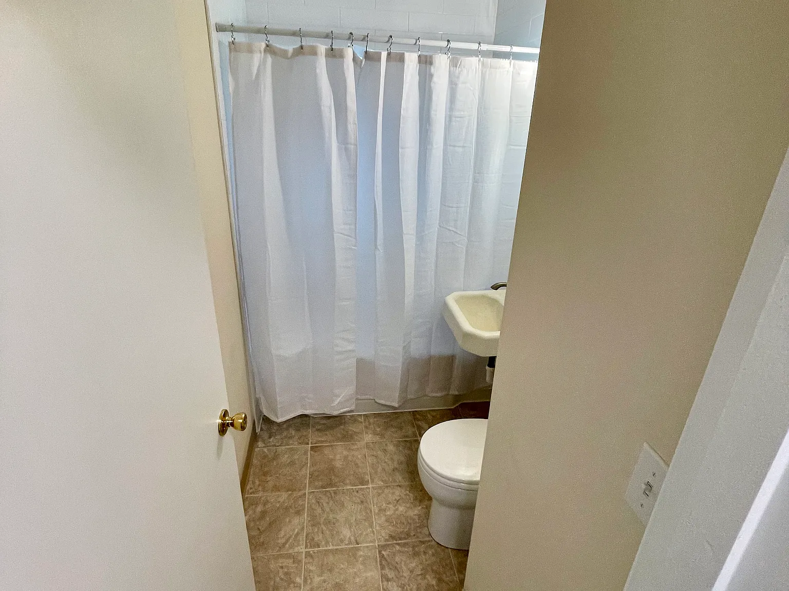 2 bed, 800 sqft, $1,400 — Photo 4