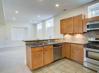 7702 15th Ave NE UNIT B, Seattle, WA 98115