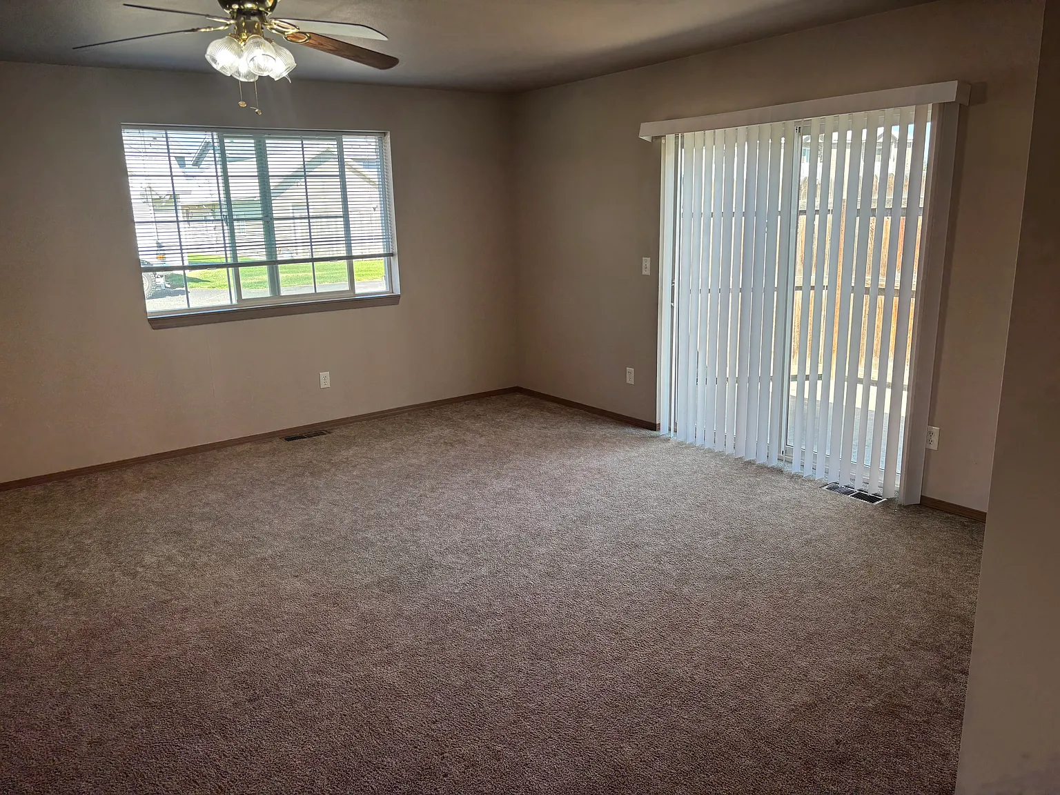 2 bed, $1,600 — Photo 4