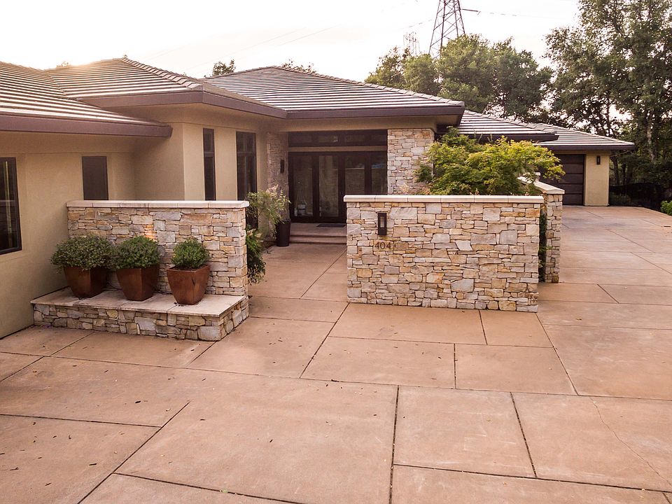 1st image of 404 Borra Ct