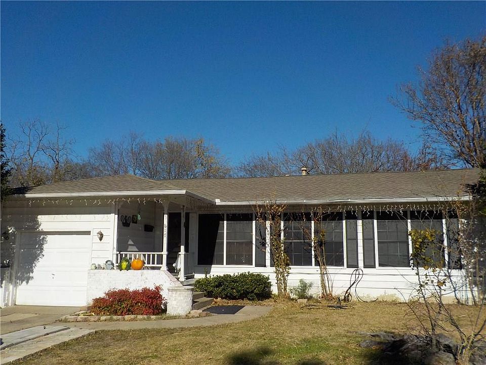 1st image of 617 Briarwood Dr