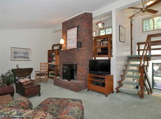 36 Fanning Ln, Smithfield, RI 02828